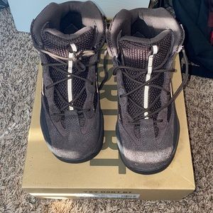Yeezy DSRT BOOTS